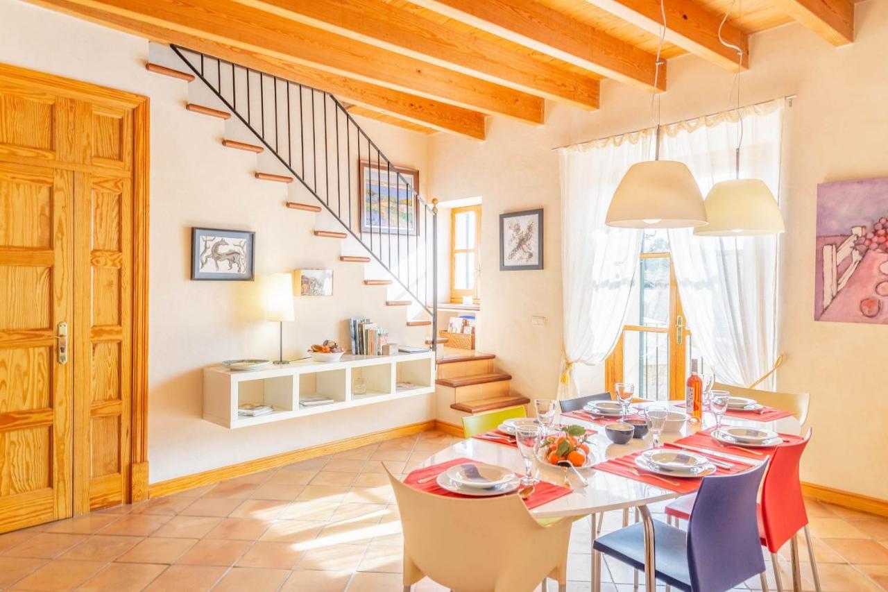 Townhouse In 300 Mts To The Hébergement de vacances Palma