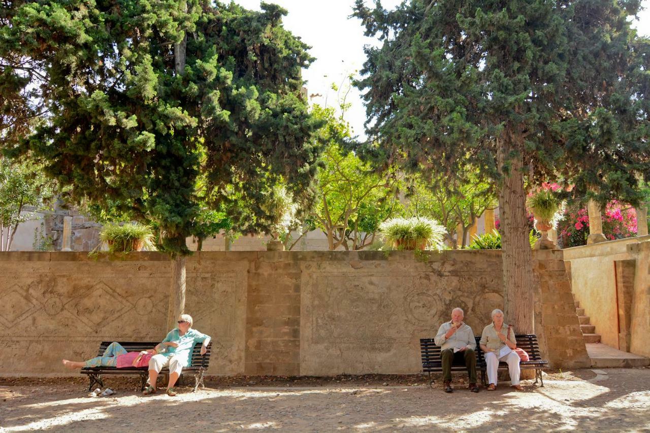 Hébergement de vacances Townhouse In 300 Mts To The *